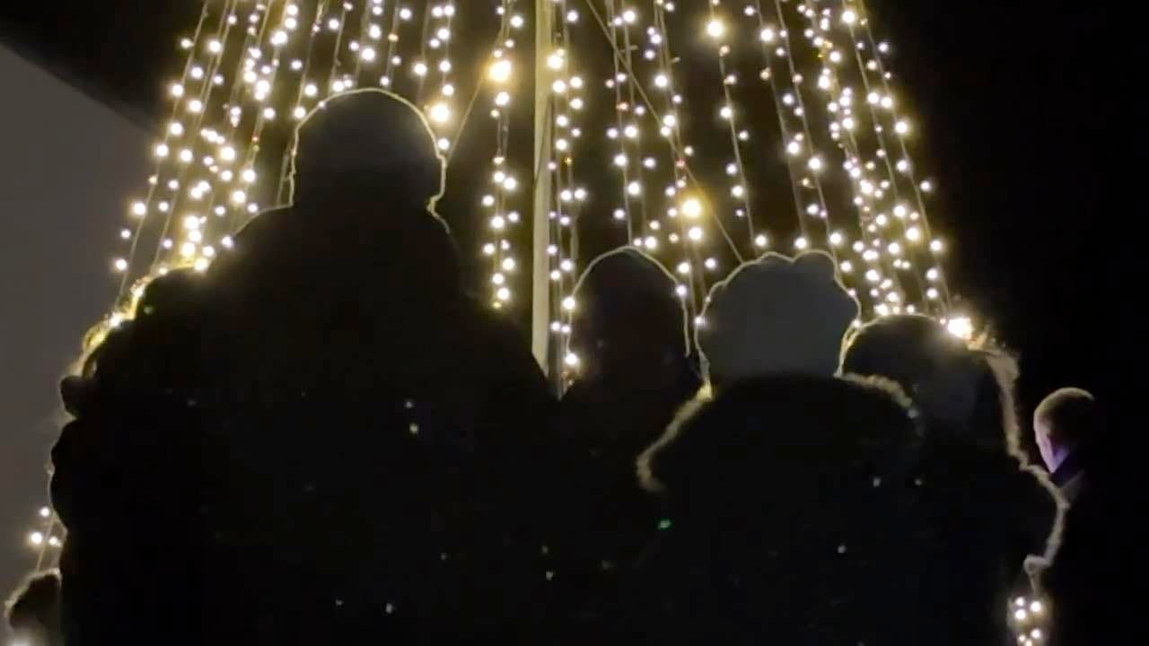 Christmas Lights Switch On!